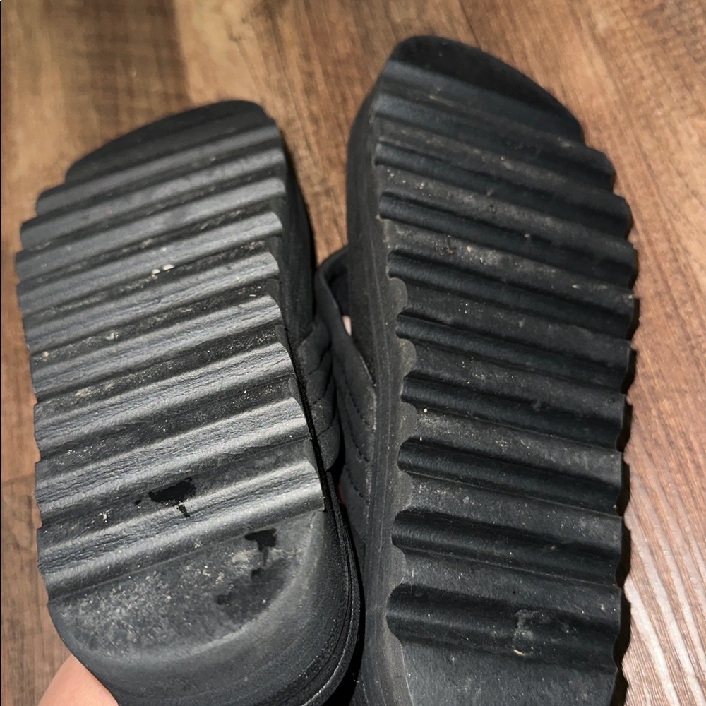 Reef Women's Kaia Rise Flip Flop Sandals black
Women’s 6‎ - Picture 3 of 5